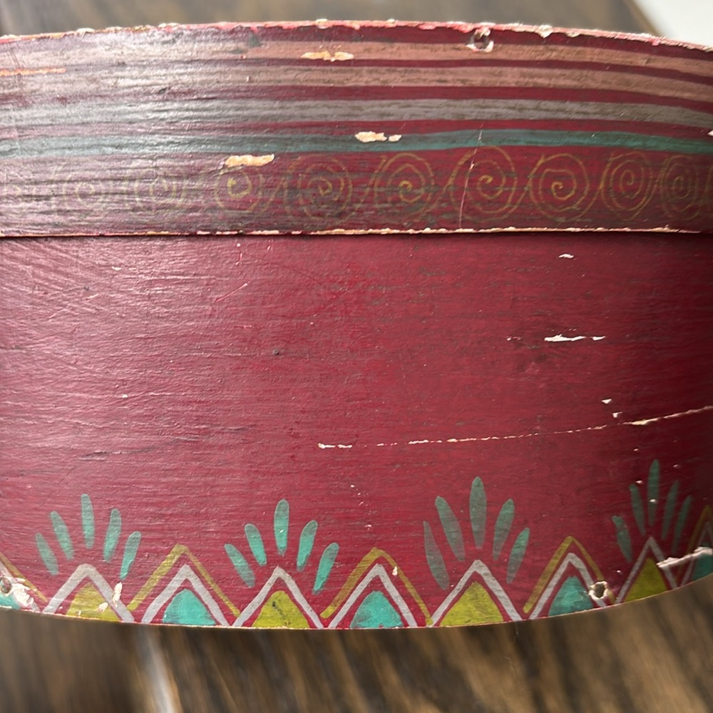 Vintage oval wood box, burgundy, hand painted, birds, flowers, PA Dutch?German? - Picture 5 of 9